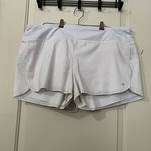Athleta layered running shorts - WHITE / SIZE XL